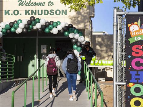3 Grades Return To Ccsd Schools Reopenings In Second Wave Las Vegas