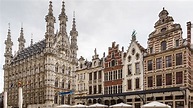 El impresionante ayuntamiento gótico de Lovaina, Bélgica