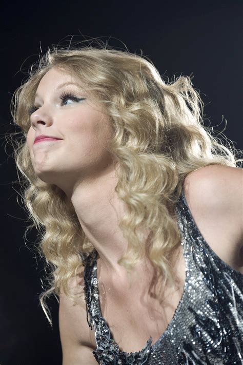 Taylor Swift Fearless Tour 2009 Selebritas Kecantikan Gambar