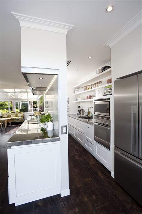 A butler's pantry is definitely desirable in a modern house, says reba haas, a real estate agent with re/max metro realty in seattle. bain 4 Modern Contemporary Butlers Pantry Ide … | Kitchen ...