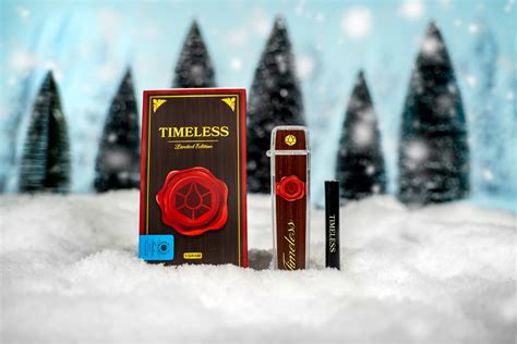 What’s Inside Our 2022 Holiday Box? | Timeless Vapes
