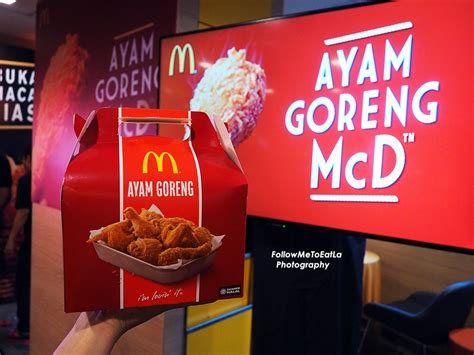 Kami akan beralih ke menu breakfast menu. Follow Me To Eat La - Malaysian Food Blog: McDonald's Ayam ...