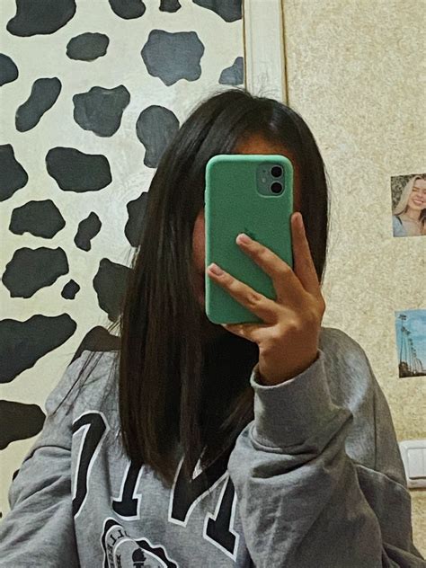 Iphone 11 Green Mirror Selfie Girl Girl Hiding Face Selfie Ideas Instagram