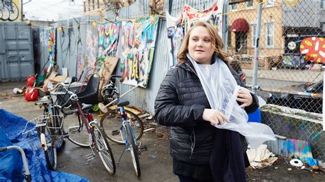 Danielle Macdonald Of ‘bird Box Tries Her Hand At Graffiti The New York Times