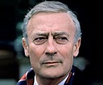 Edward Woodward Biography - Facts, Childhood, Family Life & Achievements