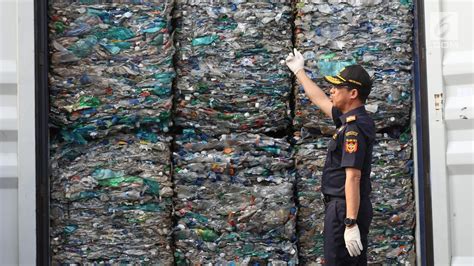 Bea Cukai Kirim Balik Ratusan Kontainer Sampah Plastik Ke Negara Asal