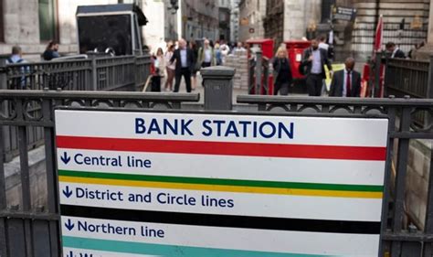 Bank Station Evacuated London Underground Stop Closed Commuters Told