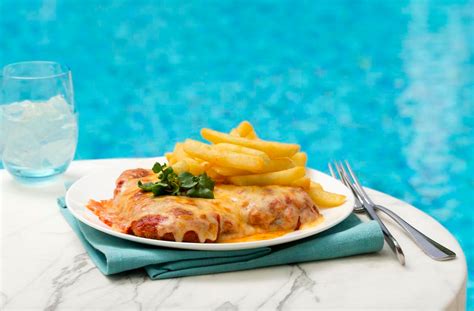 Poolside Bar And Grill Alfresco Dining At Crown Metropol Perth