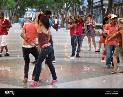 Salsa Dance Fotos E Imágenes De Stock Alamy