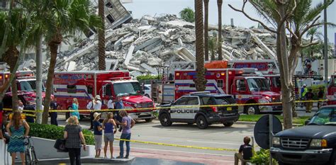 El colapso de parte de un edificio en miami dejó este jueves al menos un muerto y 99 personas miami se despertó este jueves con la brutal imagen de un edificio de 12 plantas derrumbado como. Miami Beach: colapsó un edificio que iba a ser demolido y hay al menos un herido