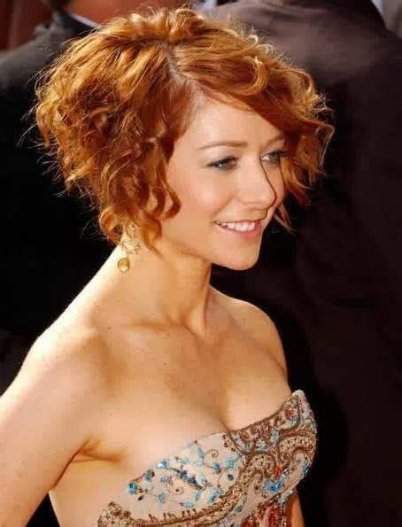 Top 30 Flawless Short Curly Hairstyles For Round Faces