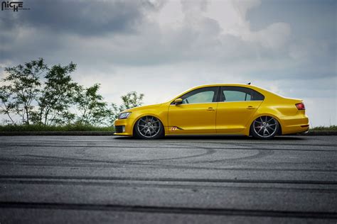 Slammed And Styling With This VW Jetta GLI With Niche Wheels