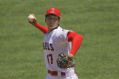 Angels Shohei Ohtani Strains Arm Wont Throw For 4 6 Weeks