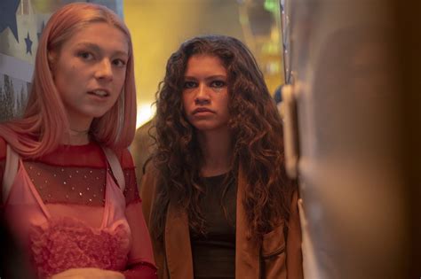 Euphoria S1e4 Preview How Will Jules React To Seeing Cal
