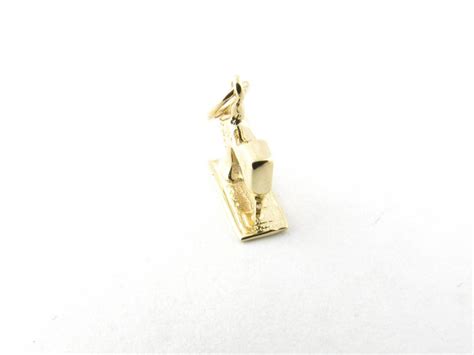 14 Karat Yellow Gold Sewing Machine Charm At 1stdibs