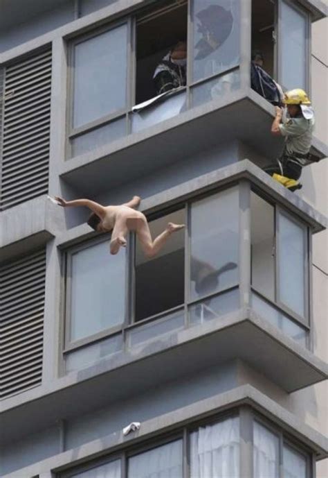 全裸の女性が飛び降り自殺してる 落下中 の写真が凄い ポッカキット