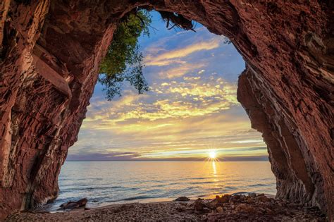 Michigan Nut Photography Lake Superior Hidden Lake Superior Cave