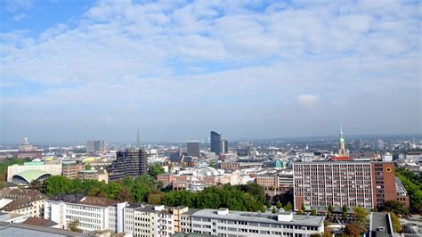 Für die wohnungssuche in dortmund sprechen auch die vorhandenen arbeitsplätze, die sich von der energiewirtschaft bis hin zur versicherungswirtschaft präsentieren. So viel Frankreich steckt in ... Dortmund - Mein Frankreich