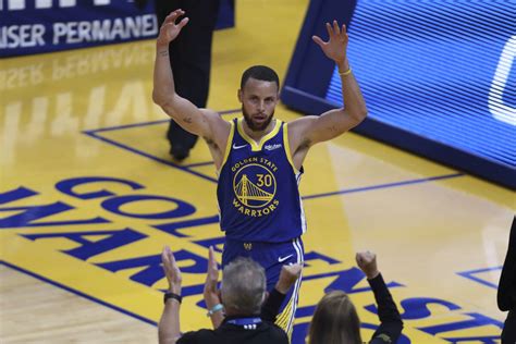 Stephen Curry Makes 11 3s Scores 49 Points To Help Warriors Roll