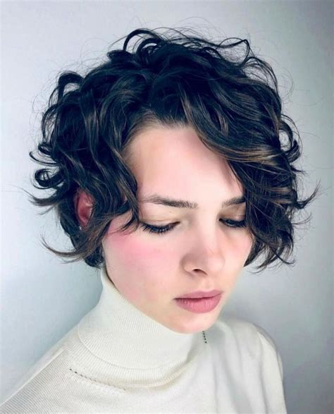 Short Bob For Curly Hair Short Wavy Hair Natural Wavy Hair Haircuts For Curly Hair