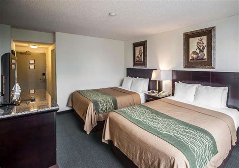 Comfort Inn And Suites Edmonton Hotel Edmonton Ab Deals Photos