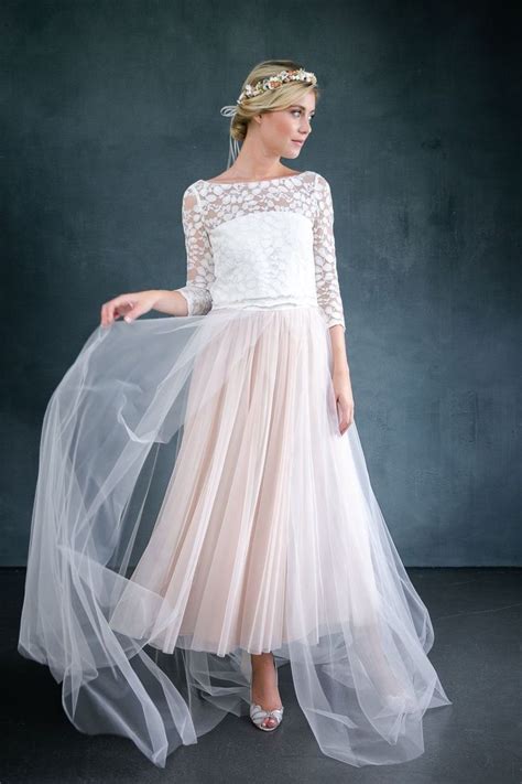 Jedes hochzeitskleid ist einmalig und nur für sie gemacht. Langer Überrock aus Tüll mit Schleife zum Binden und ...