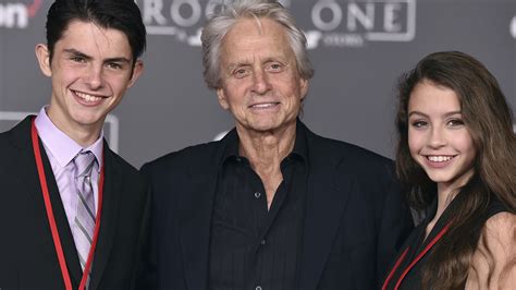 Did catherine zeta jones have plastic surgery? Michael Douglas hat Angst um seine Kinder mit Catherine ...