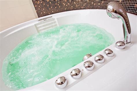 A whirlpool is a whirlpool, right? 5 Best Whirlpool Tubs 2019 Reviews|Consumer Report - Paperblog
