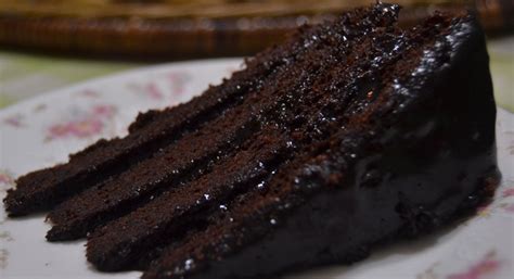 Salah satunya resep kue lapis hunkwe ini. Resep Cara Membuat Cake Coklat Lembut Sederhana dan Lumer Di Mulut