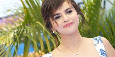 Selena Gomez Wears Oscar De La Renta Crop Top Set To Hotel Transylvania