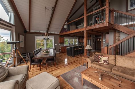 There is nothing wrong with cozy and small timber frame homes! Moose Ridge Mountain Lodge - Yankee Barn Homes