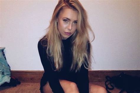 Tinder This Woman From Devon Is One Of Uks 30 Most Right Swiped On
