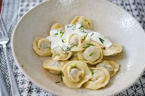 The debate about the exact place of origin is still active, with ural and siberia both maintaining strong claims. Pelmeni - russische, gefüllte Teigtaschen / пельмени ...