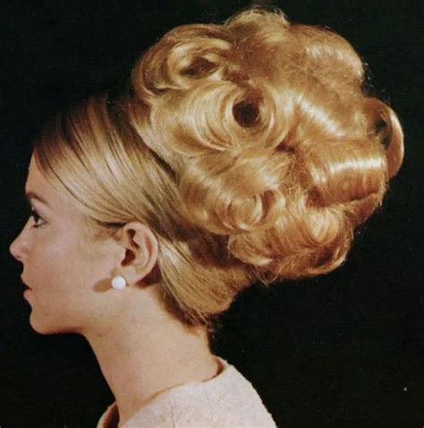 Classic 70s Updo Vintage Hairstyles Bun Hairstyles For Long Hair