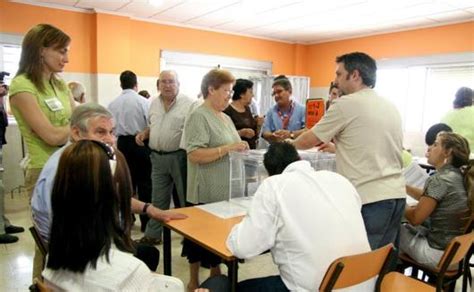 La graciosa imitación de kramer al ministro paris en medio de votaciones. HuElla EscRiTa: MAS DE 40 COLEGIOS SERAN EVALUADOS PARA ...