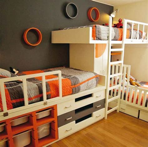 16 Clever Ways To Fit Three Kids In One Bedroom Bunk Bed Plans Bunk