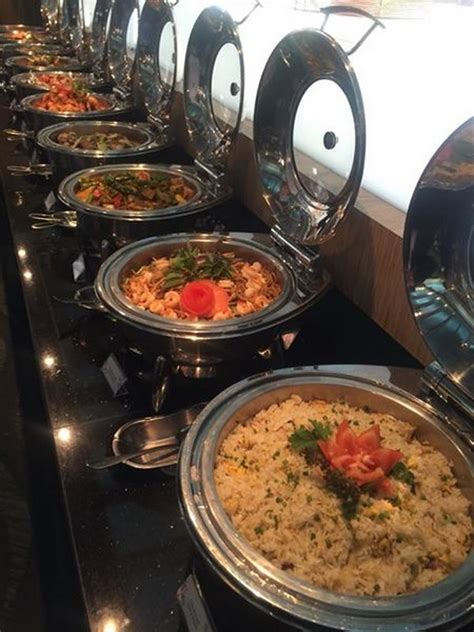 It is strategically situated in the city's commercial centre. Grand Palace Hotel Miri Weekend International Buffet Lunch ...