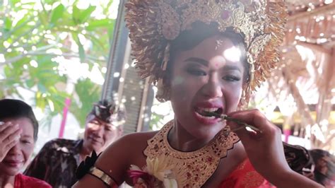 Upacara Potong Gigi Mepandes Di Bali Adat Bali Youtube