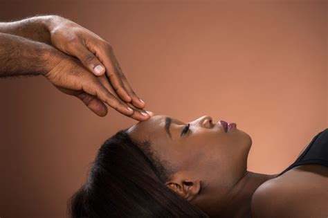 facial reflexology what experts need you to know the healthy