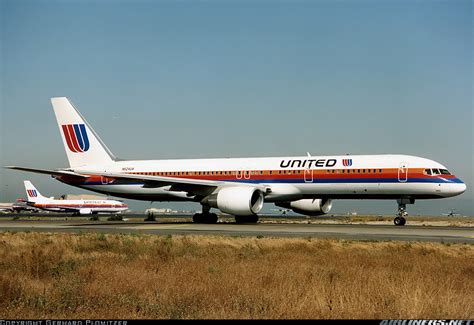 Boeing 757 222 United Airlines Aviation Photo 1414930