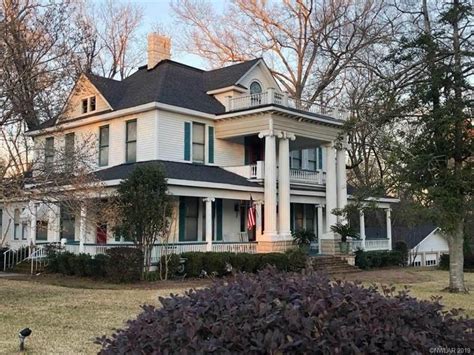 1903 Neoclassical In Minden Louisiana — Captivating Houses