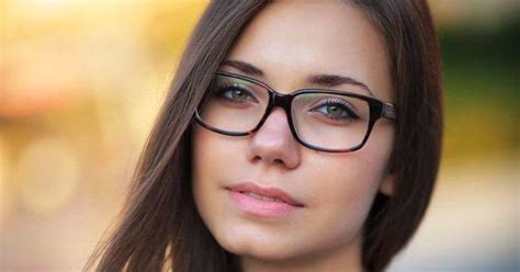 Do You Find Women Who Wear Glasses Attractive Girlsaskguys