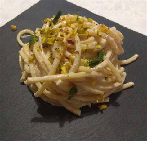 Zucchero ½ come fare il salmone affumicato in casa. Spaghetti alla chitarra con salmone affumicato, panna e ...