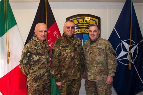 Il Generale Graziano In Afganistan Congedati Folgore