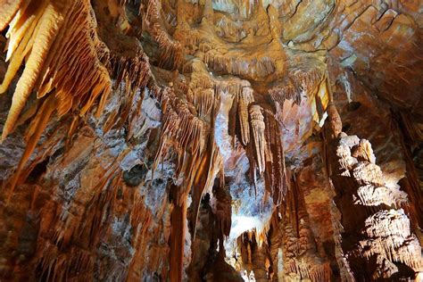 The Jenolan Caves In The Visit Blue Mountains Region Consist Of 11