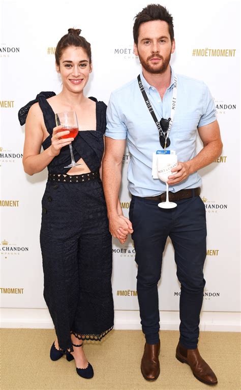 Mean Girls Star Lizzy Caplan Marries Tom Riley In Italy E News