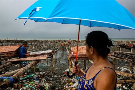 Mga Lgu Hinimok Ng Dilg Na Maglagay Ng Vaw Desks Sa Mga Barangay My