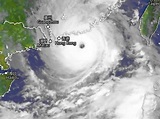 超強颱風蘇拉集結在香港之東南偏東約180公里 - 新浪香港