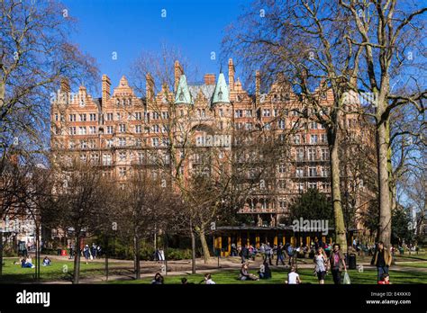 Hotel Russell On Russell Square London Stock Photo Alamy