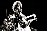 Jimmy Page Wallpapers - Top Free Jimmy Page Backgrounds - WallpaperAccess